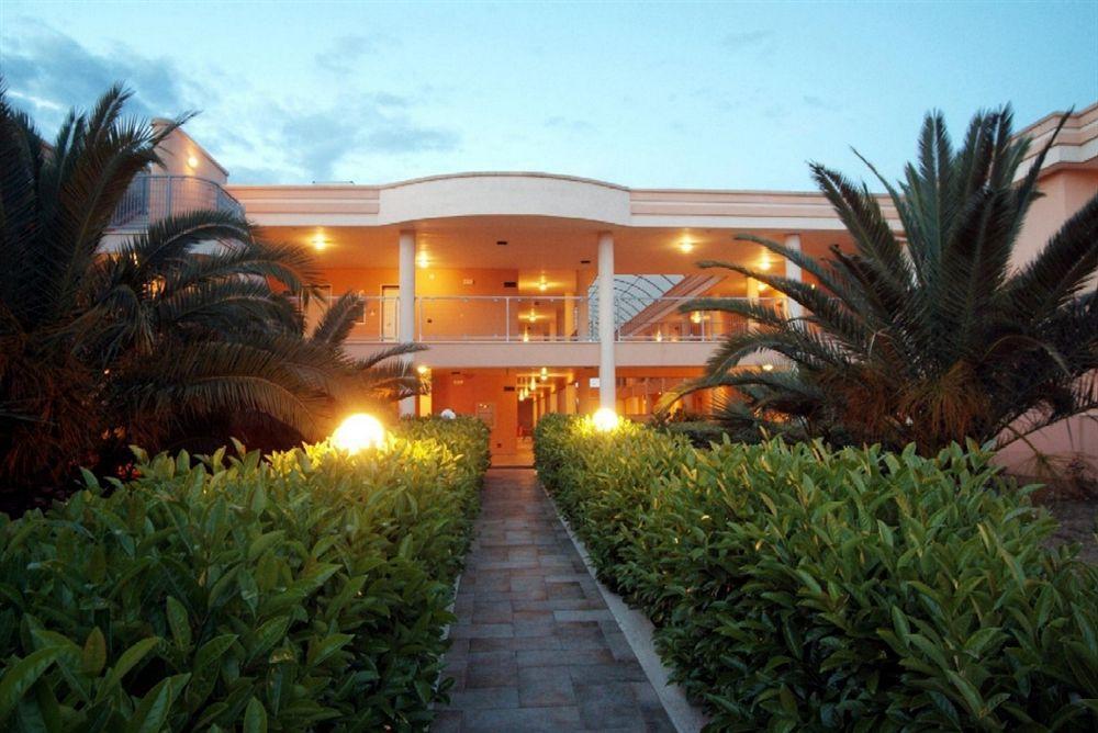 Hotel Minerva Brindisi Exterior foto